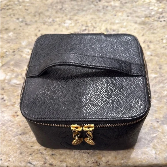 Chanel Black Leather Vanity Case - Picture 3 of 16